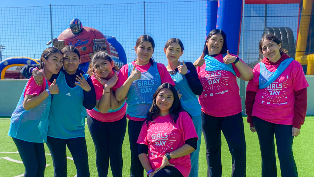 Group shot with girls
